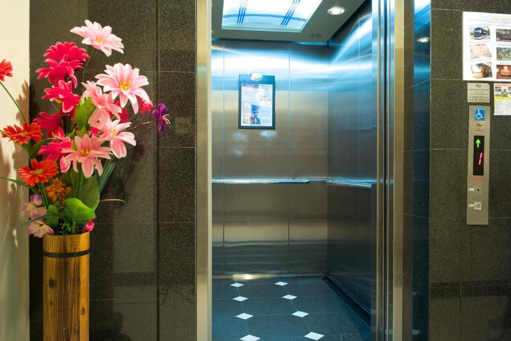 Mitraa Inn Сингапур Экстерьер фото
